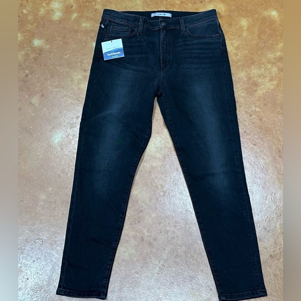 Joe's Jeans Black Denim. Vintage look and modern stretch. Size 32
